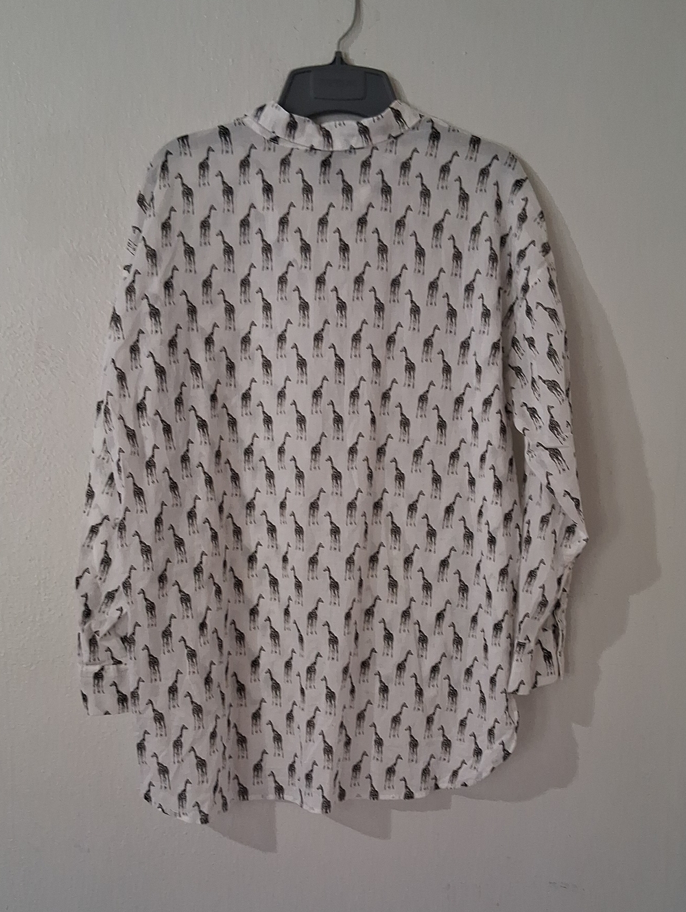 White Giraffe-Print Shell Button-Up Blouse - Picture 5 of 7